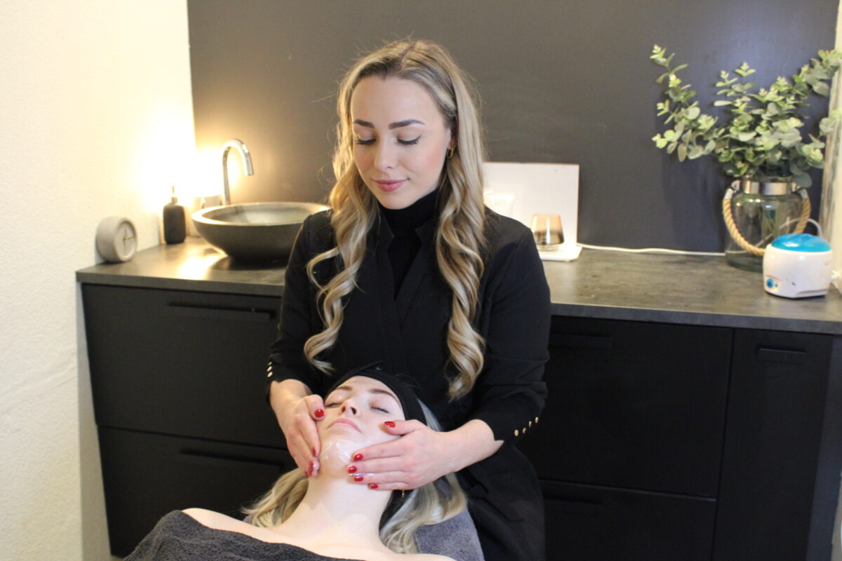 Schoonheidssalon Mooier: Het Geheim Achter Stralende Huid