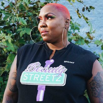 Ontdek de Magie van Shirley, Uw Ervaren Schoonheidsspecialist